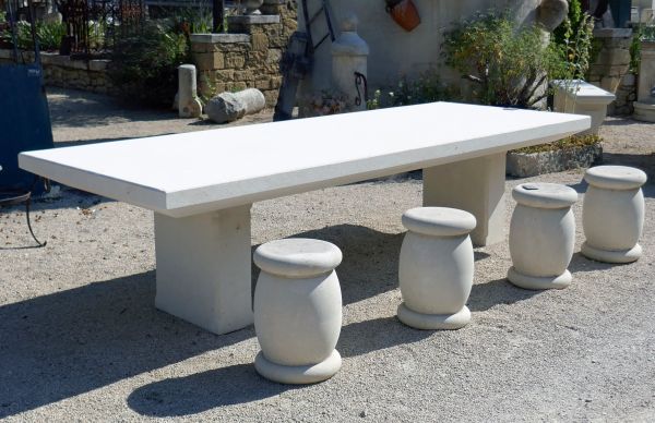 Sustainable furniture in stone : large table for the inside or the outside - Atelier Alain BIDAL (Provence)..