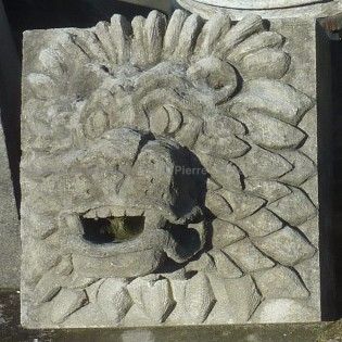 Sculpture en pierre représentant un lion (masque) - Atelier Alain BIDAL (Provence)