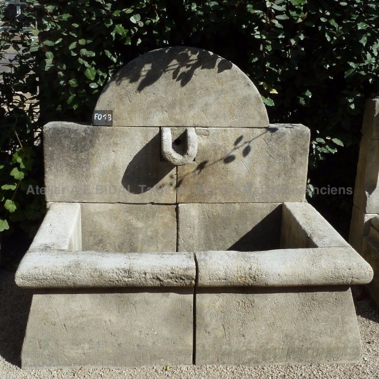 Garden fountain in natural stone | Country-style fountain in carved limestone by Alain BIDAL (Provence)