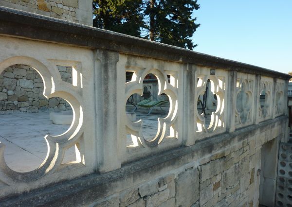Balustrade extérieure - balustrade de terrasse du tailleur de pierre Alain Bidal.
