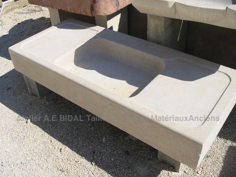 Kitchen sink in stone hand-crafted  in Provence by the artisan stone cutter Alain BIDAL