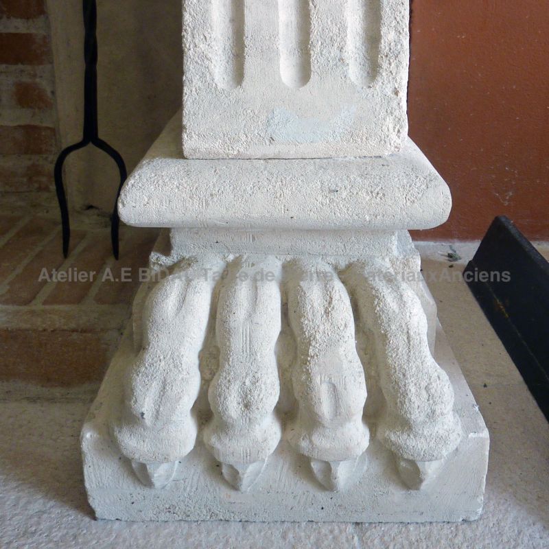 Mantelpiece in carved natural limestone - Atelier Alain BIDAL (Provence)