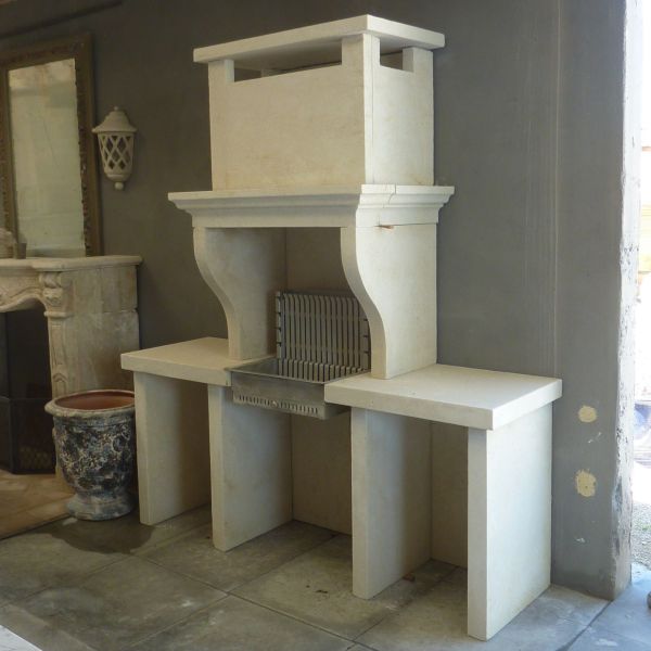 Beau barbecue extérieur ou cuisine d'été en pierre pour les beaux jours d'été - Atelier Alain Bidal (Provence)