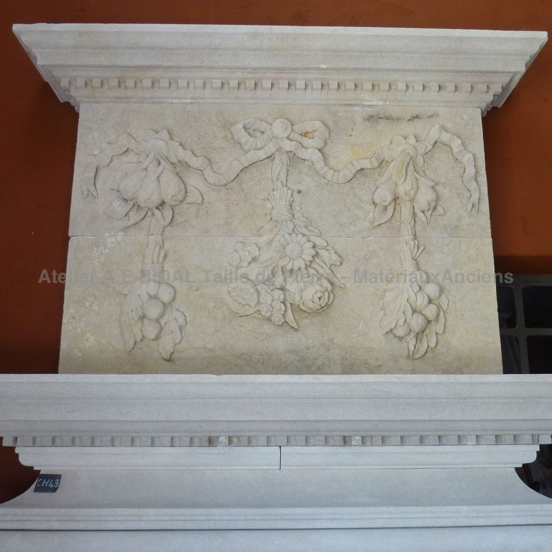 Magnifique cheminée pour insert d'inspiration Louis XIII - Atelier Alain BIDAL (Provence)