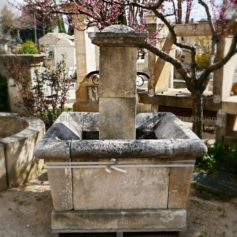 Beautiful Provence village fountain in natural stone crafted by the stonemason Alain Bidal.