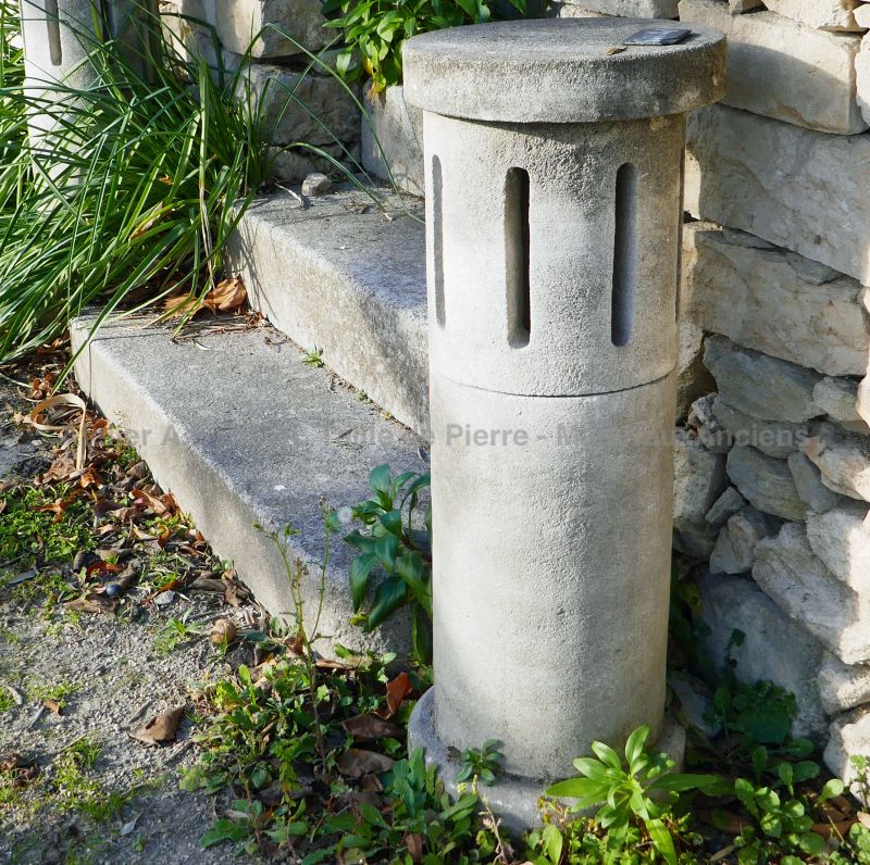 Objet de déco en pierre pour donner de la personnalité à votre extérieur.