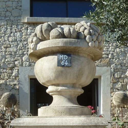 Vase in Estallades stone