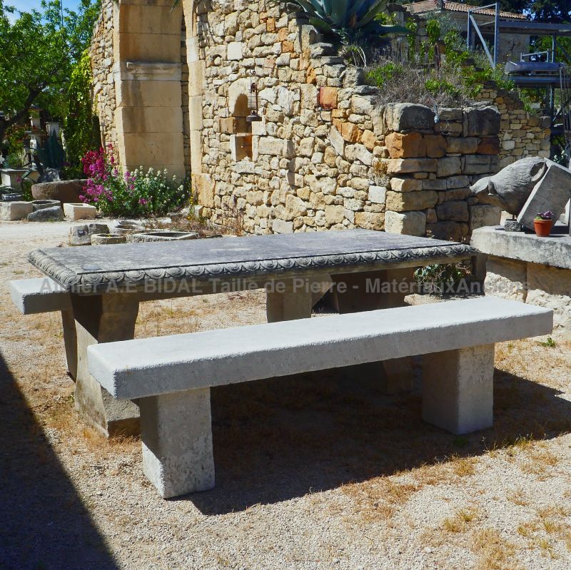 Limestone bench for outdoors : sustainable garden furniture by Atelier Alain Bidal in Provence