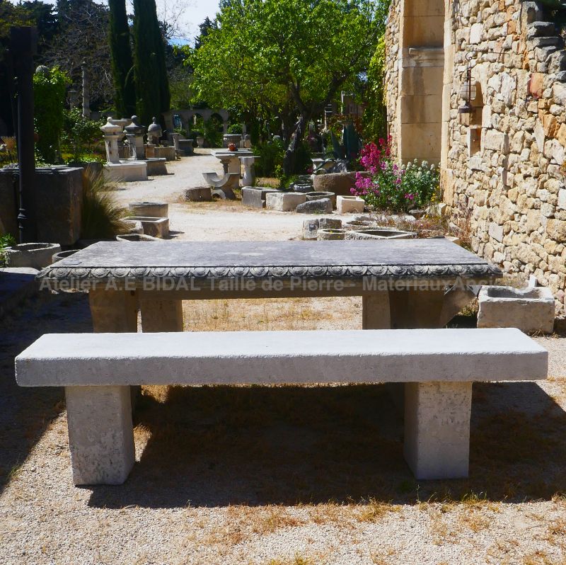 Atelier Alain BIDAL (Provence) : wide choice of natural stone garden benches at affordable prices
