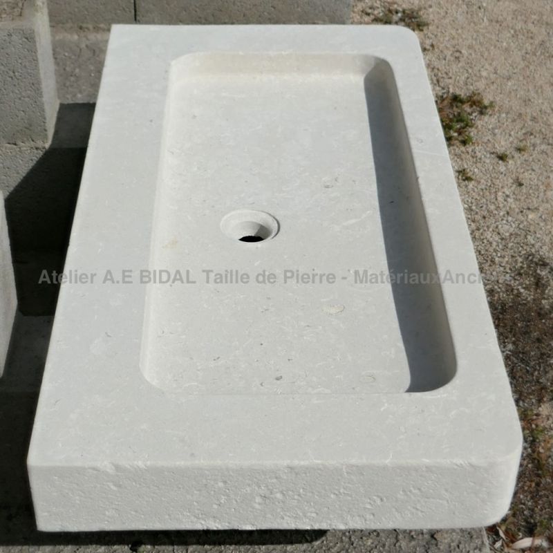 Évier de cuisine pas cher en pierre naturelle en vente chez Atelier BIDAL.