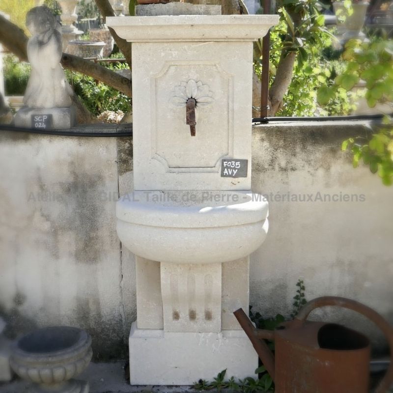 Fontaine de jardin ǀ Fontaine à eau de réalisation artisanale en Provence.