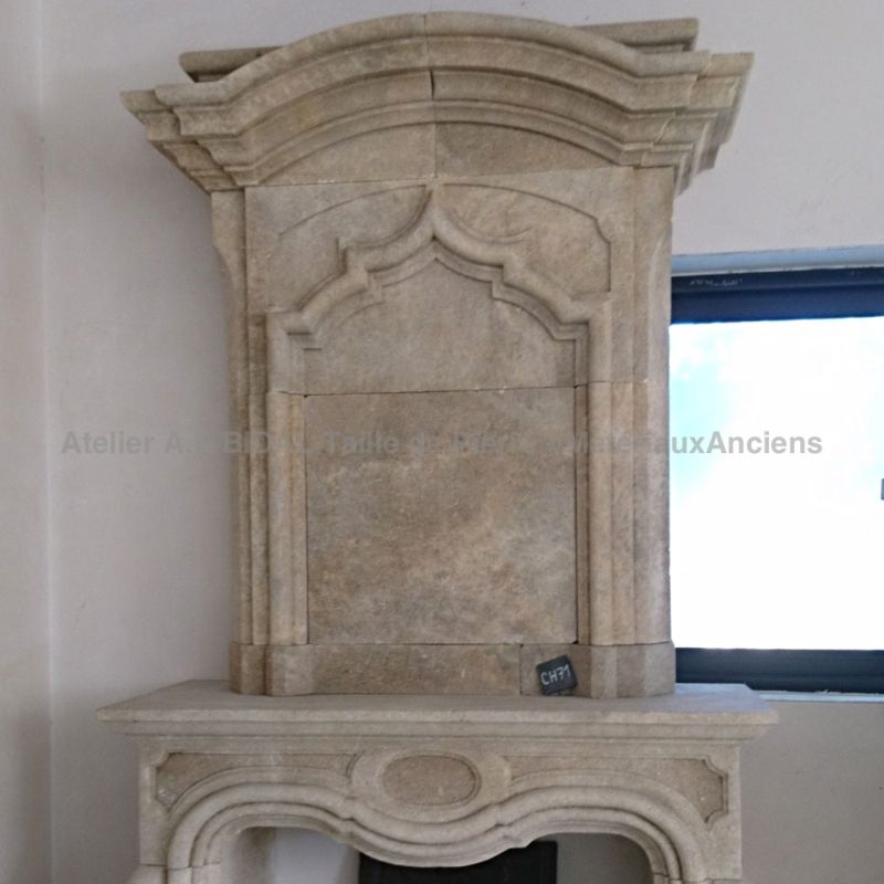 Louis XV mantelpiece in sone - an exceptional decorative element for the house - Atelier Alain BIDAL (Provence)