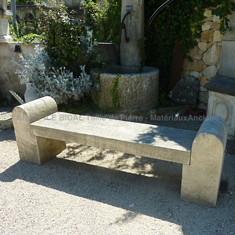 Large garden bench in carved limestone - Atelier Alain BIDAL (Provence)