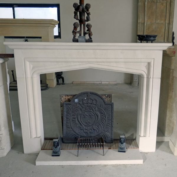 19th century style stone fireplace - a decorative and stylish mantelpiece in stone - Atelier Alain BIDAL (Provence)