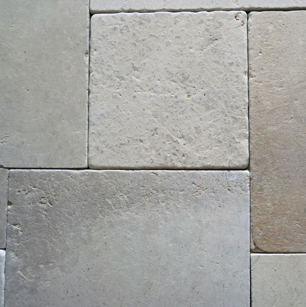Dallage Massangis Beige clair Opus Romain vieilli pour extérieur ou intérieur par le tailleur de pierre Alain BIDAL
