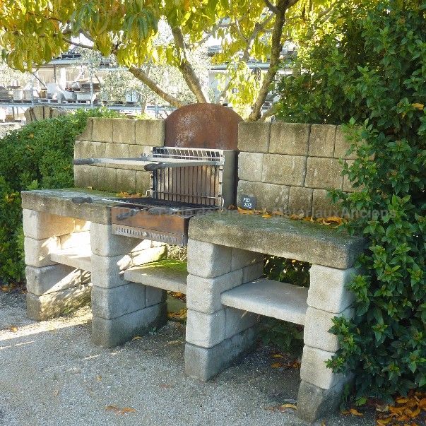 Barbecue en pierre fixe pour le jardin - Atelier Alain Bidal (Provence)