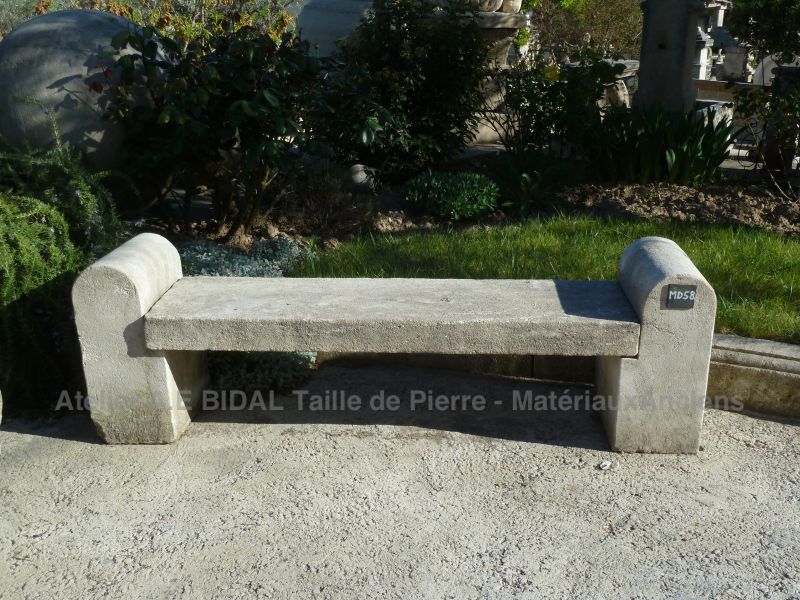 Garden furniture in stone : long stone bench by Atelier Alain Bidal (Provence)
