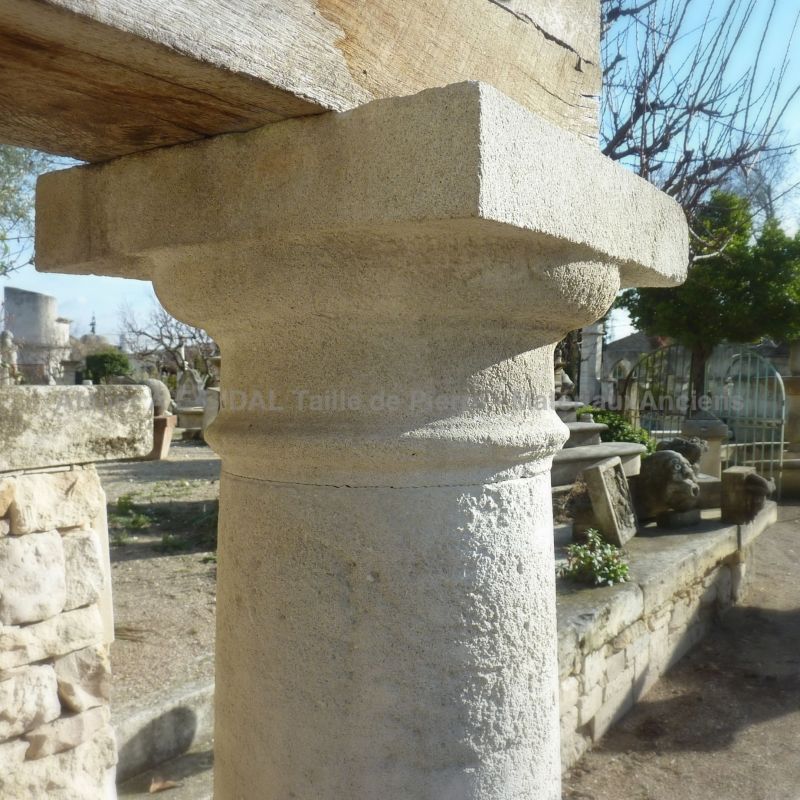 Pour vos aménagements extérieurs, la colonne toscane de notre tailleur de pierre du Vaucluse.